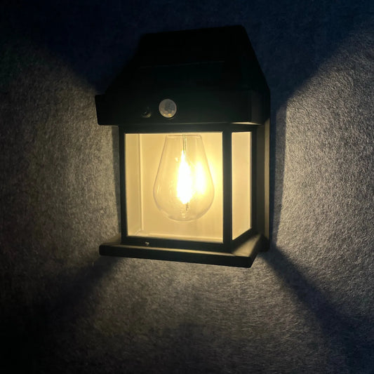 Luminária com Painel Solar, Bateria Recarregável e Sensor de Presença