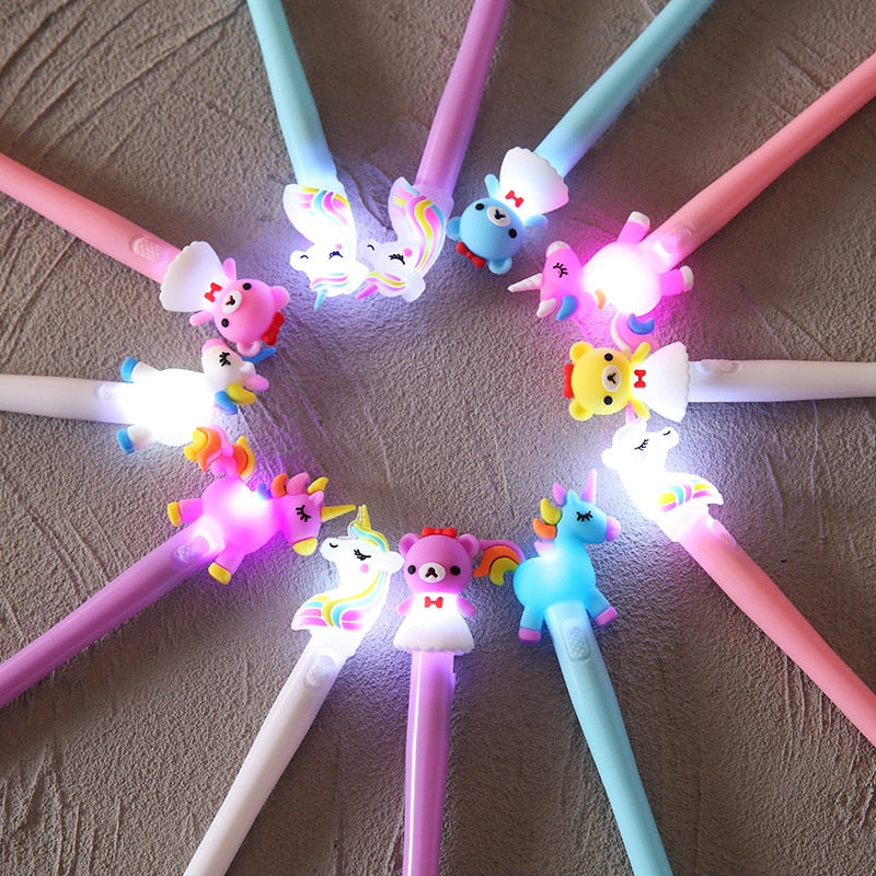 KIT 4 CANETAS UNICÓRNIOS KAWAII LED GLITTER - Picuí Magazine